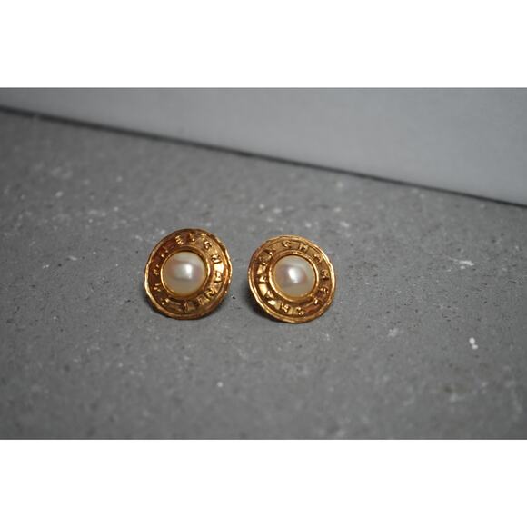 Chanel Pearl & Logo Clip On Earrings FREE COA - Picture 3 of 6